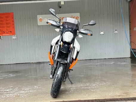 2011 KTM 990 SM, оранжевый, 600000 рублей, вид 3