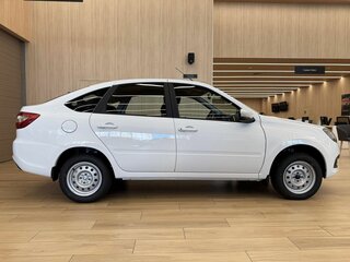 2026 Lada (ВАЗ) Granta I Рестайлинг, белый, 1017000 рублей, вид 4