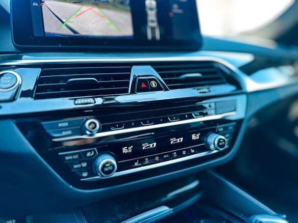 2023 BMW 5 серии 530i xDrive VII (G30/G31/G38) Рестайлинг, чёрный, 4500000 рублей - вид 17