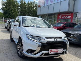 2022 Mitsubishi Outlander III Рестайлинг 3, белый, 2350000 рублей, вид 5