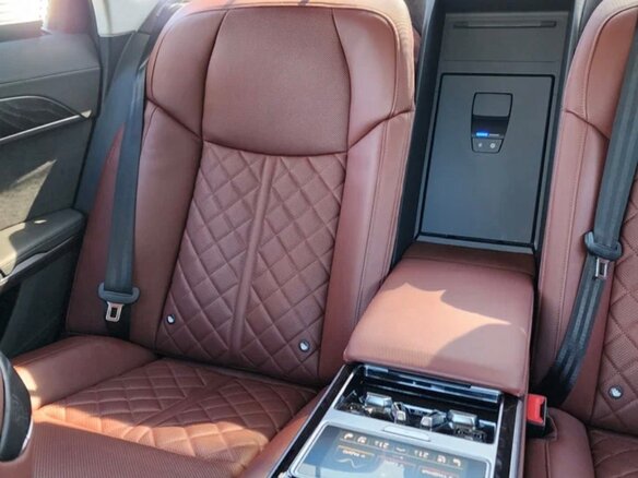 2021 Audi S8 IV (D5), коричневый, 10500000 рублей - вид 11