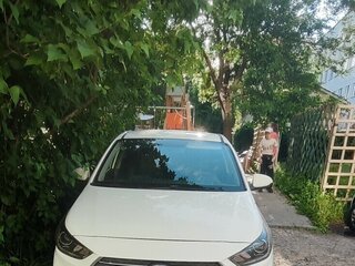 2019 Hyundai Solaris II, белый, 1050000 рублей, вид 2