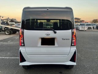 2023 Daihatsu Tanto IV Рестайлинг, белый, 798000 рублей, вид 5