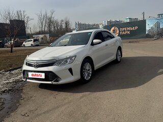 2015 Toyota Camry VII (XV50) Рестайлинг, белый, 2050000 рублей, вид 2