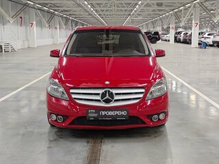 2012 Mercedes-Benz B-Класс 200 II (W246), красный, 890000 рублей, вид 2