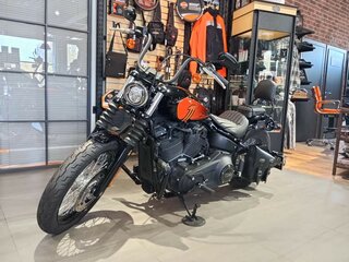 2021 Harley-Davidson Street Bob, чёрный, 1830000 рублей, вид 2