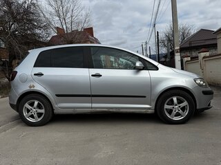 2005 Volkswagen Golf Plus I, серебристый, 450000 рублей, вид 2