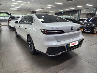 2026 BMW 7 серии 740d xDrive VII (G70), белый, 12590000 рублей, вид 2