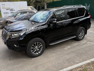 2018 Toyota Land Cruiser Prado 150 Series Рестайлинг 2, чёрный, 4999999 рублей, вид 4