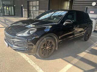 2021 Porsche Cayenne III, чёрный, 6750000 рублей, вид 2