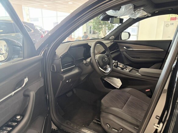 2026 Geely Monjaro I Рестайлинг, чёрный, 4954990 рублей - вид 5