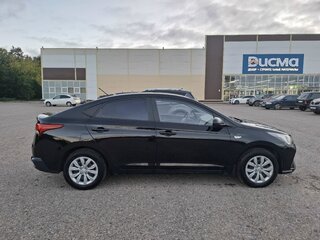 2021 Hyundai Solaris II Рестайлинг, чёрный, 1695000 рублей, вид 3