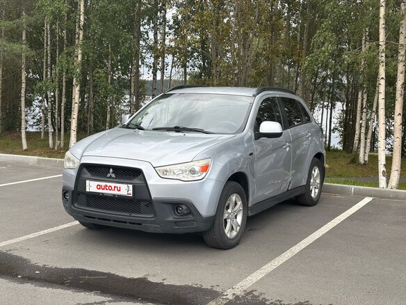 2011 Mitsubishi ASX I, серебристый, 740000 рублей