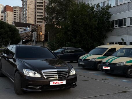 2011 Mercedes-Benz S-Класс 500 Long V (W221) Рестайлинг, коричневый, 2100000 рублей, вид 2
