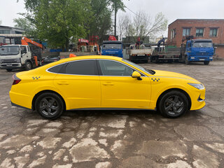 2021 Hyundai Sonata VIII (DN8), жёлтый, 1490000 рублей, вид 4