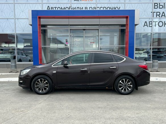 2013 Opel Astra J Рестайлинг, коричневый, 700000 рублей - вид 7