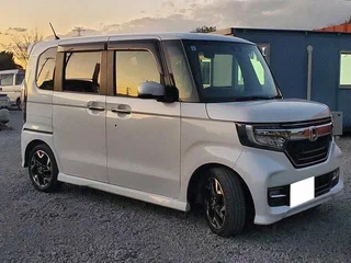 2022 Honda N-BOX II Рестайлинг, белый, 677000 рублей, вид 4