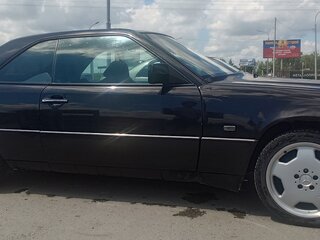 1995 Mercedes-Benz E-Класс 200 I (W124), чёрный, 1600000 рублей, вид 2