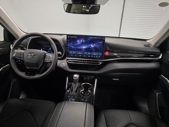 2026 Toyota Highlander IV (XU70), чёрный - вид 32