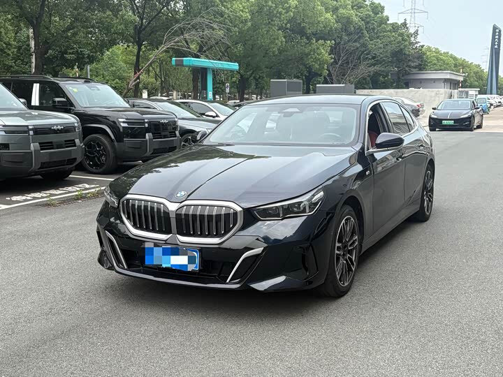 Открыть фотографии: BMW 5 серии VIII (G60/G61/G68)