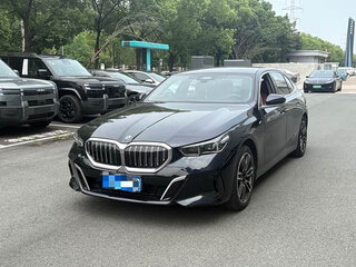 2025 BMW 5 серии Long 525Li VIII (G60/G61/G68), чёрный, 4417000 рублей, вид 1