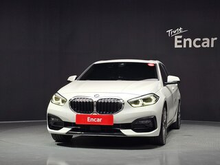 2022 BMW 1 серии 118d III (F40), белый, 2185000 рублей, вид 1