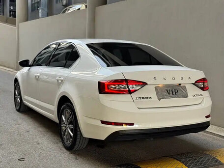 2021 Skoda Octavia III (A7) Рестайлинг, белый, 1577777 рублей, вид 4