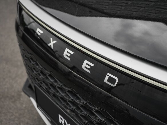 2025 Exeed RX, чёрный, 4150000 рублей - вид 4