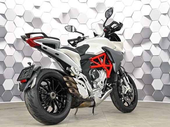 2018 MV Agusta Turismo Veloce 800, белый - вид 6