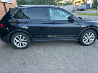 2018 Volkswagen Tiguan II, чёрный, 1850000 рублей, вид 5