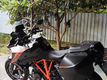 2019 KTM 1290 Super Duke GT, чёрный, 1370000 рублей, вид 3