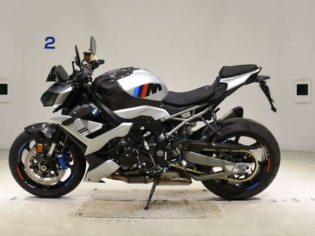 2025 BMW M 1000 R, серебристый, 2900000 рублей, вид 1