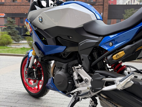 2025 BMW F 900 XR, белый, 1599000 рублей, вид 4
