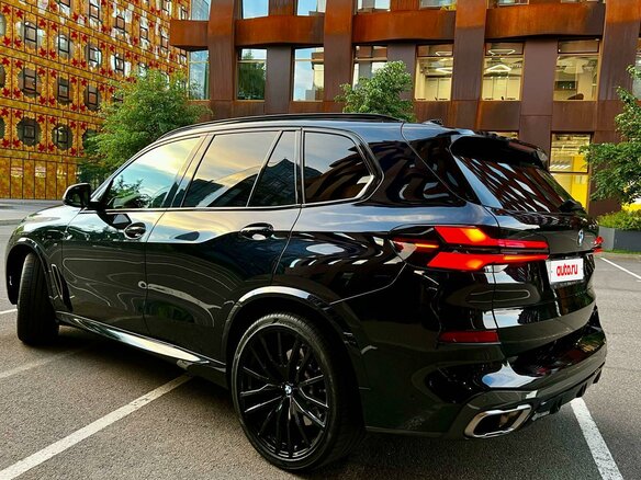 2019 BMW X5 M50d IV (G05/G18), чёрный, 7900000 рублей - вид 5