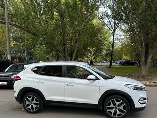2016 Hyundai Tucson III, белый, 2050000 рублей, вид 4