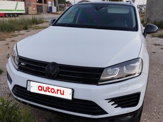 2017 Volkswagen Touareg II Рестайлинг, белый, 3500000 рублей, вид 3
