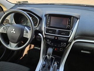 2020 Mitsubishi Eclipse Cross I, серебристый, 1575000 рублей, вид 2