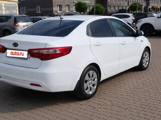 2012 Kia Rio III, белый, 550000 рублей, вид 2