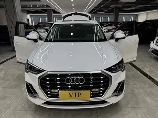 2022 Audi Q3 35 TFSI II (F3), серый, 2085000 рублей, вид 2