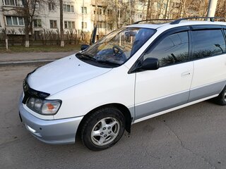 1997 Toyota Ipsum I (M10), белый, 530000 рублей, вид 1