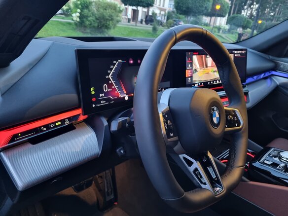 2025 BMW 5 серии 530i xDrive VIII (G60/G61/G68), чёрный, 8800000 рублей - вид 19