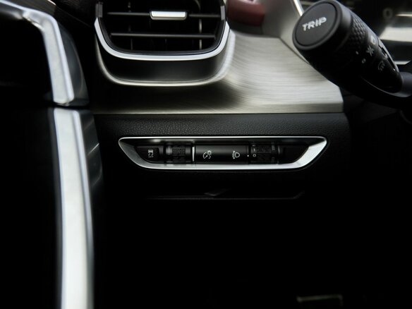 2023 Geely Coolray I, белый, 1987000 рублей - вид 12