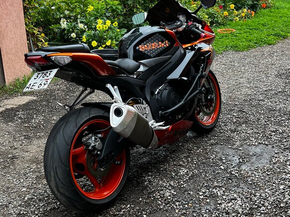 2008 Suzuki GSX-R 750, оранжевый, 800000 рублей - вид 6