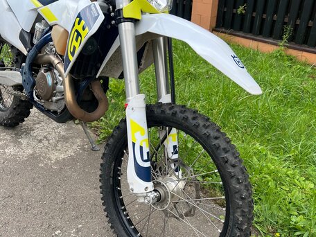 2022 Husqvarna FE 450, белый, 890000 рублей, вид 4