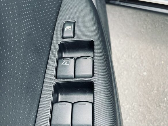 2010 Nissan Note I Рестайлинг, чёрный - вид 15