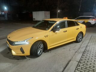 2020 Kia K5 III, жёлтый, 1499000 рублей, вид 2