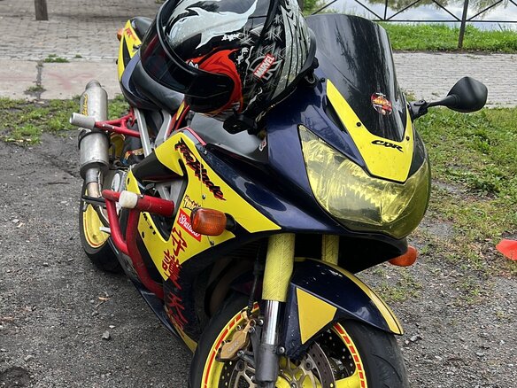 2001 Honda CBR 929RR Fireblade, жёлтый, 550000 рублей