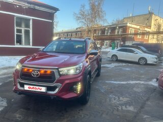 2018 Toyota Hilux VIII, красный, 3890000 рублей, вид 1