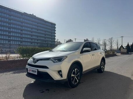 Toyota RAV4 IV (XA40) Рестайлинг