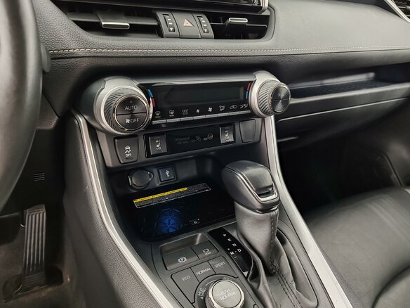 2021 Toyota RAV4 V (XA50), белый, 2875000 рублей - вид 20
